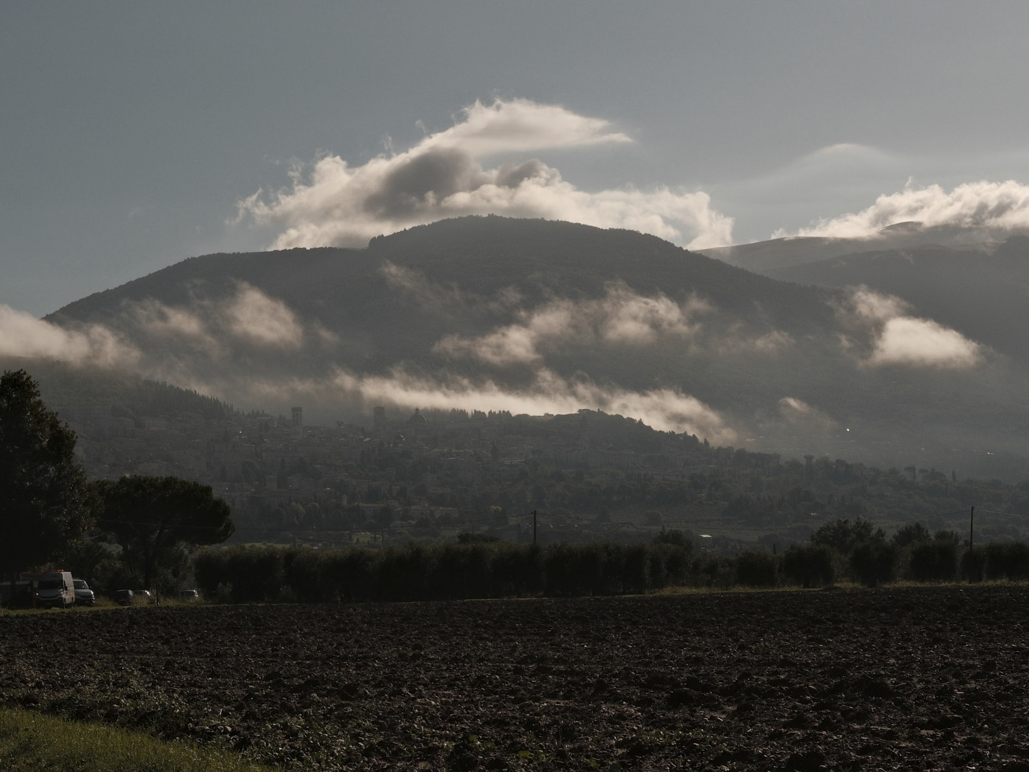 Wolken hinter Assisi